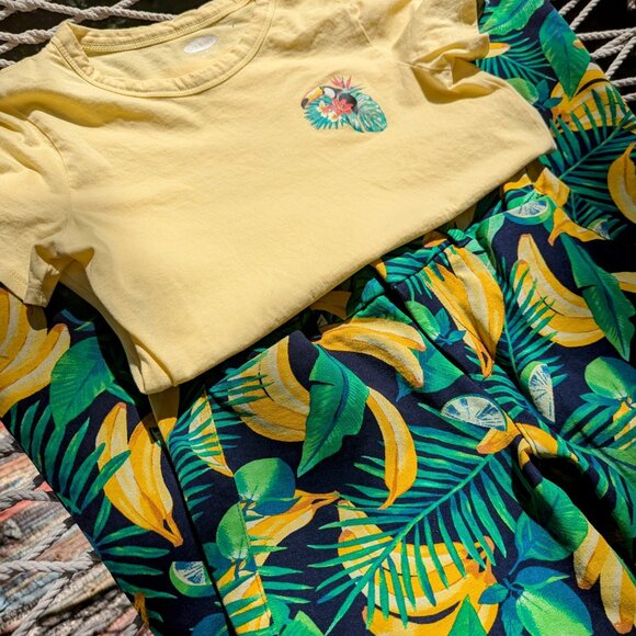 Old Navy Pants - Old NAVY Sz 2 Banana Print Pixie Ankle Pants Stretch Cotton + Toucan T shirt XS